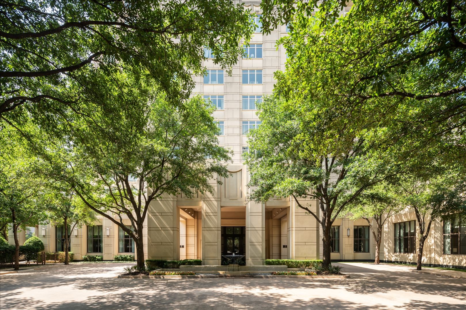 2525 N Pearl Street 1101