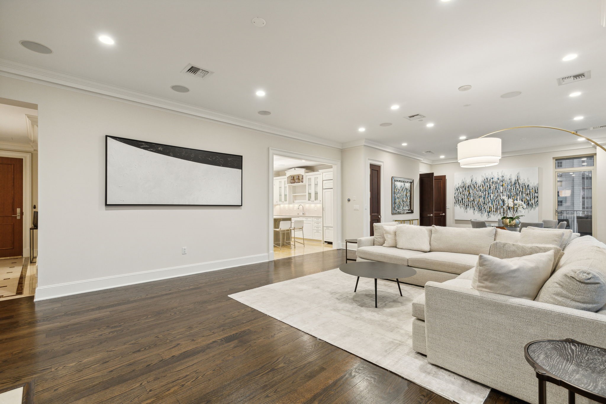 2525 N Pearl Street 1101