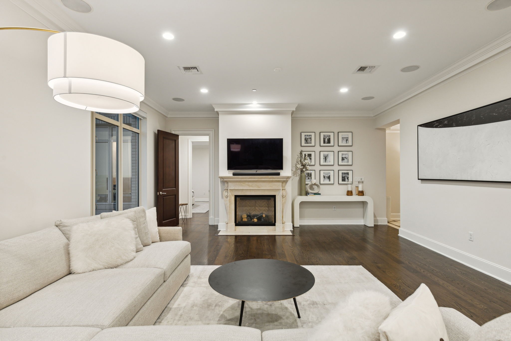 2525 N Pearl Street 1101