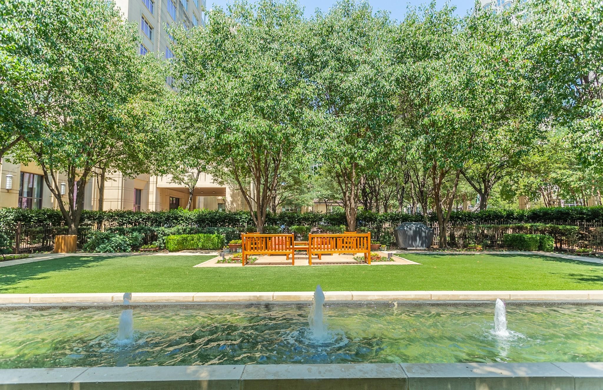 2525 N PEARL Street 1106
