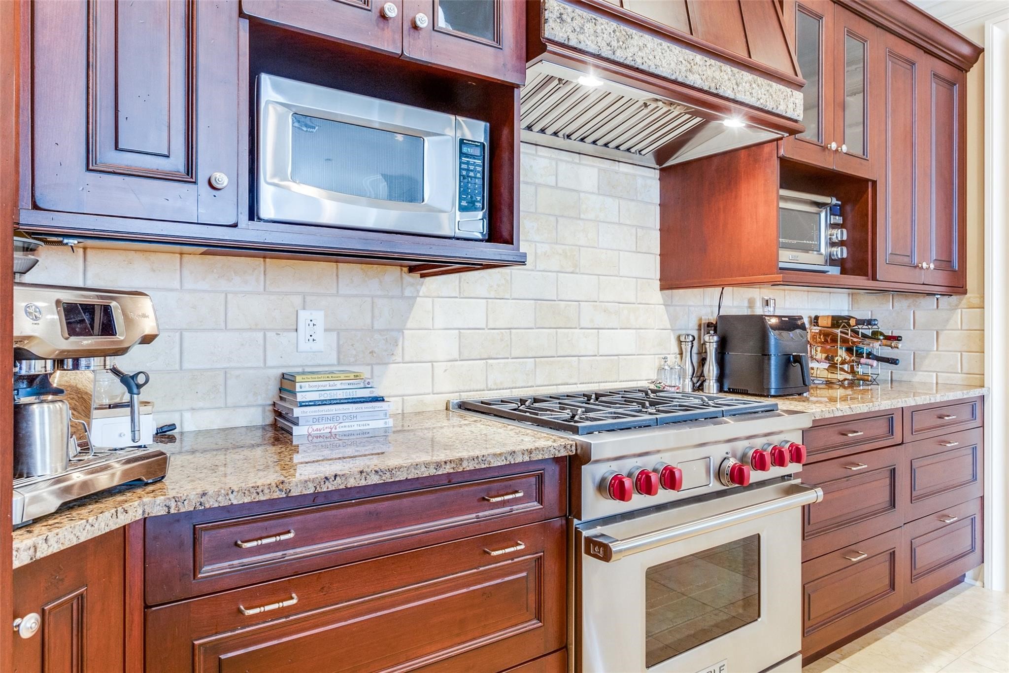 2525 N PEARL Street 1106
