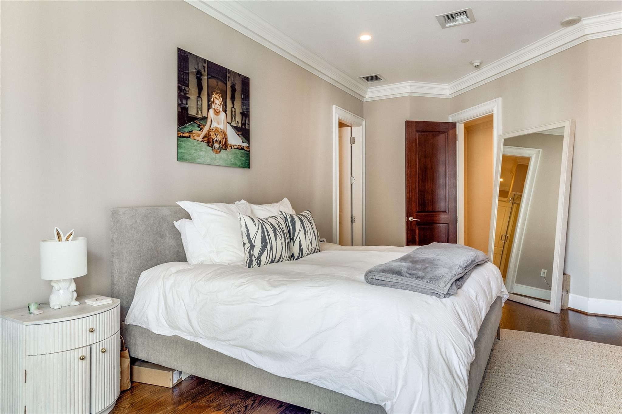 2525 N PEARL Street 1106
