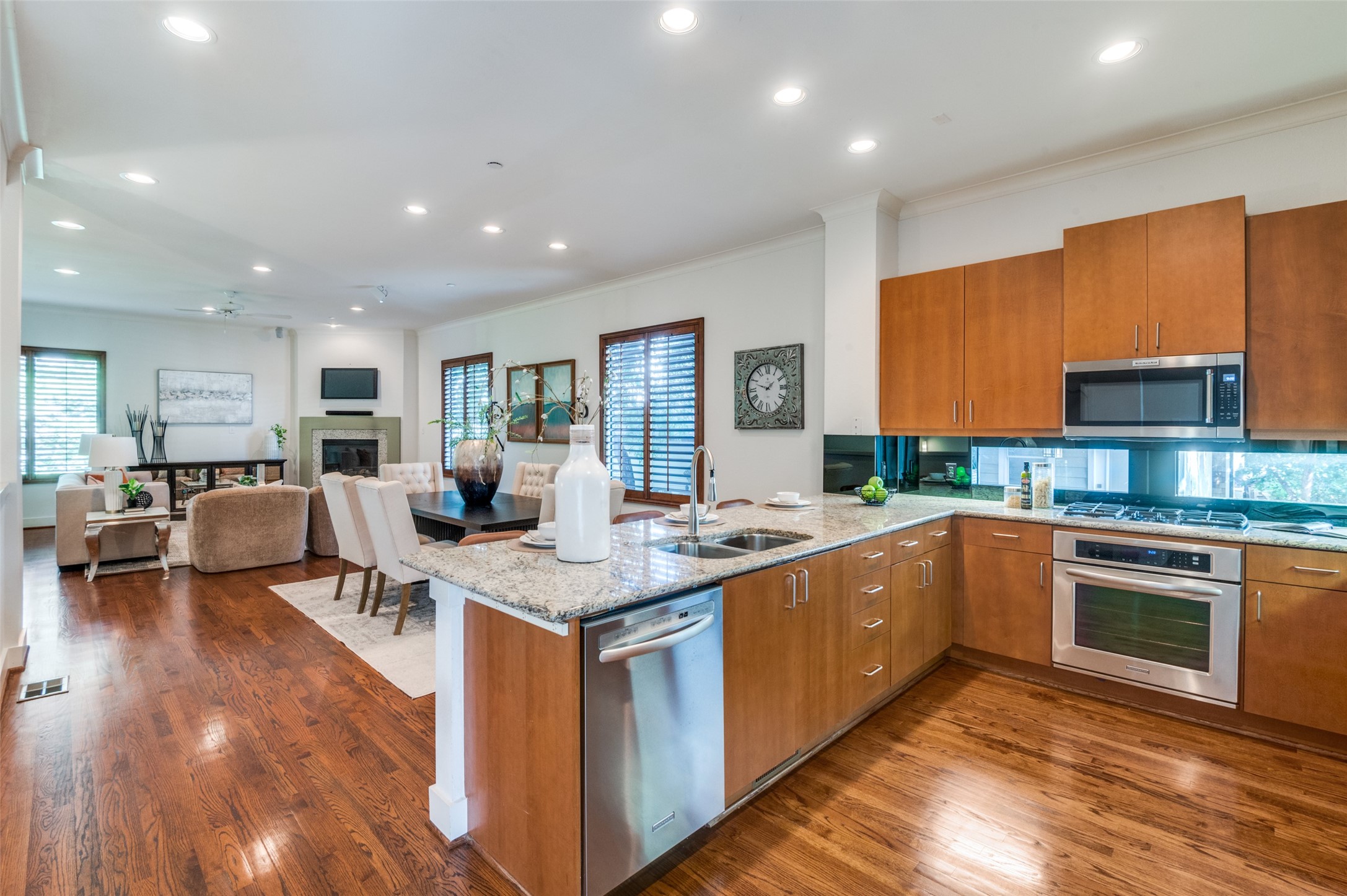 4023 RAWLINS Street 107