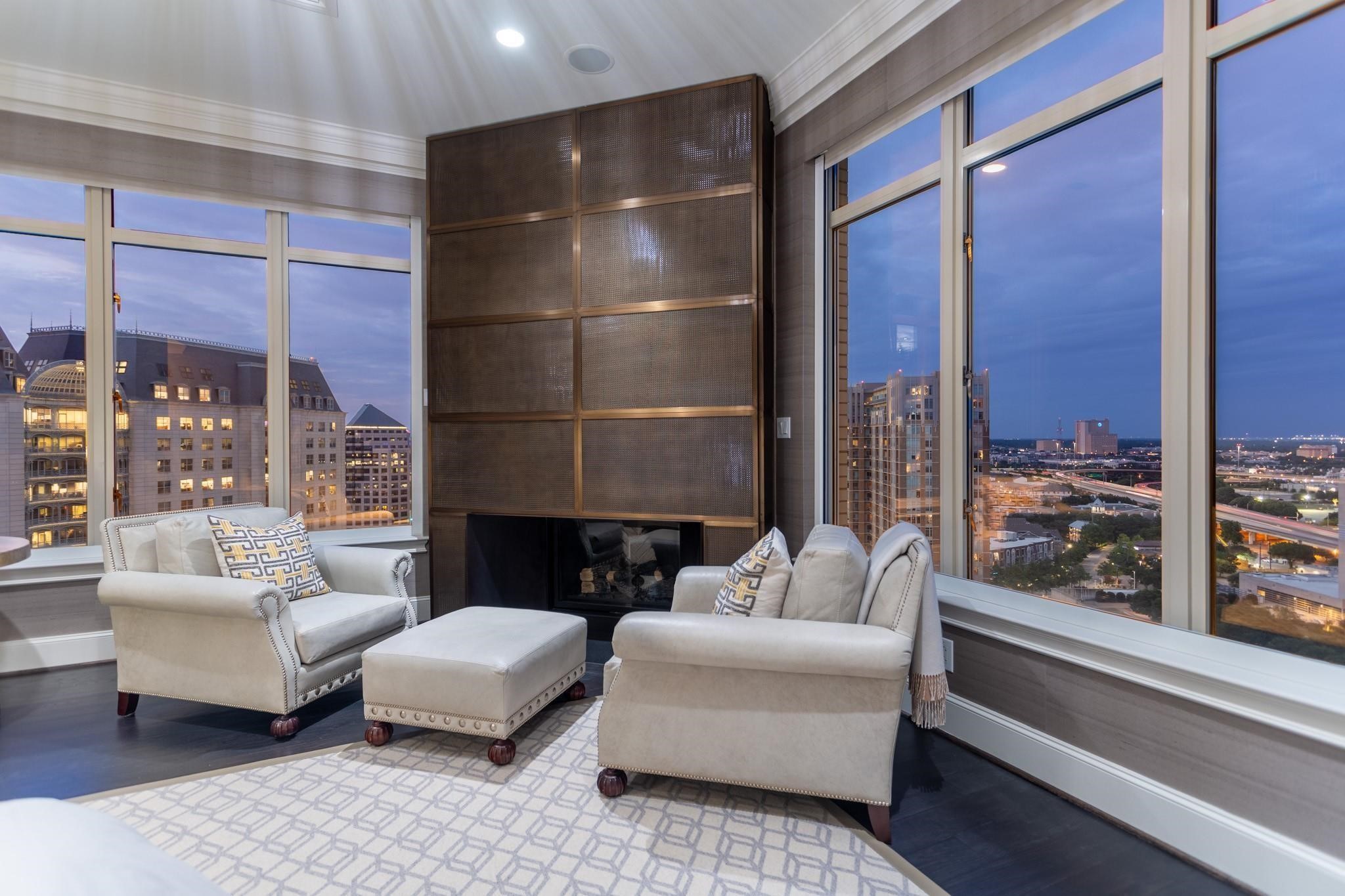 2525 N PEARL Street 1702