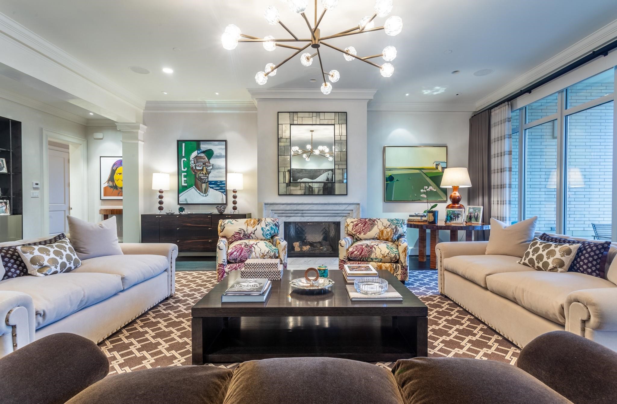 2525 N PEARL Street 1702
