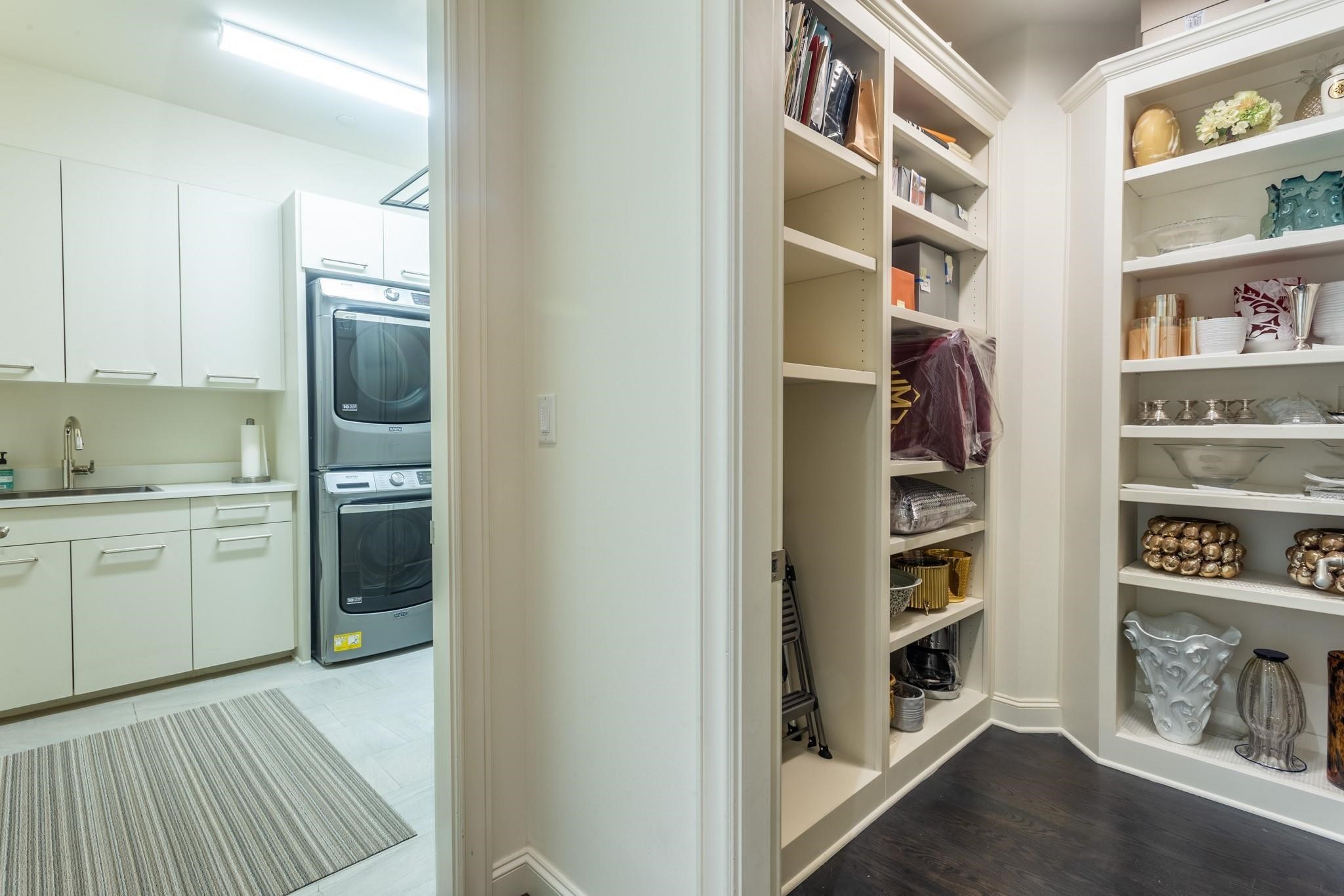 2525 N PEARL Street 1702