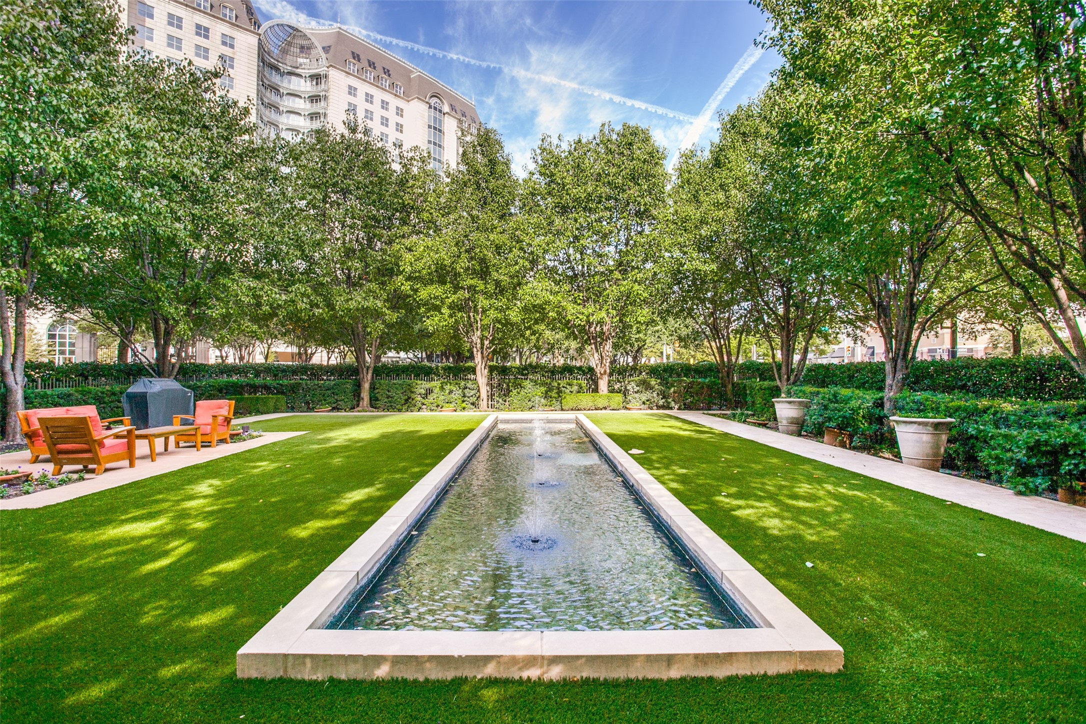 2525 N Pearl Street 1402