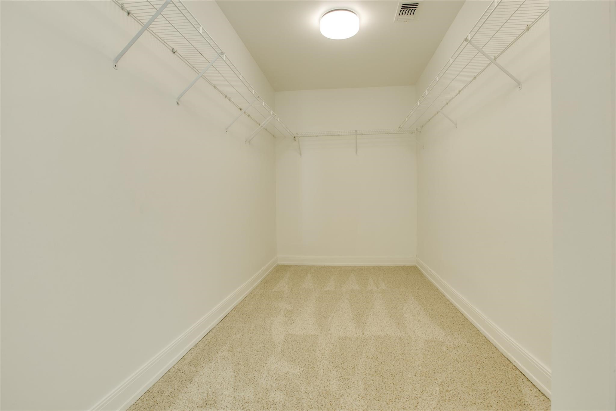 5656 N CENTRAL Expressway 502