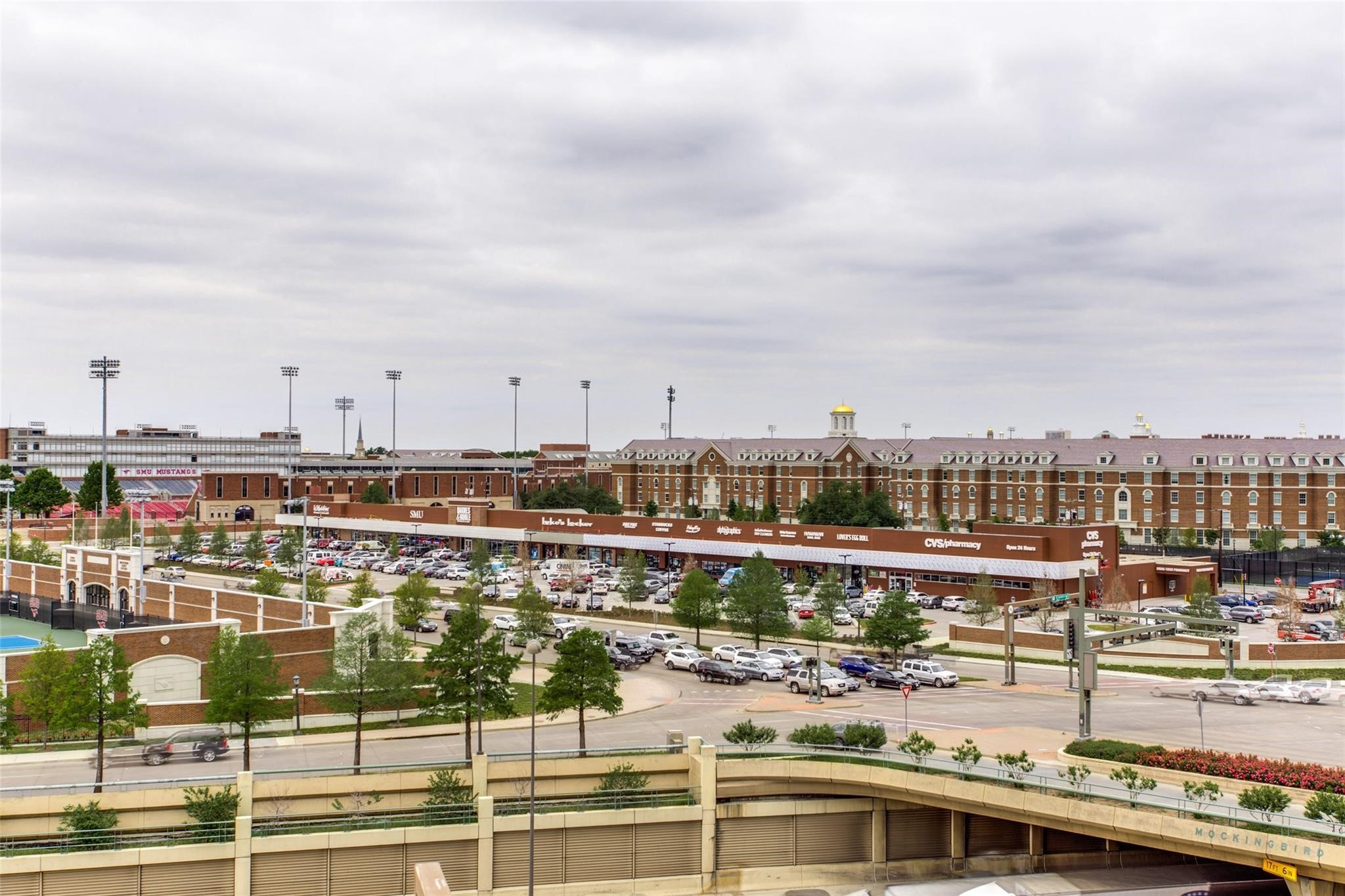 5656 N CENTRAL Expressway 502