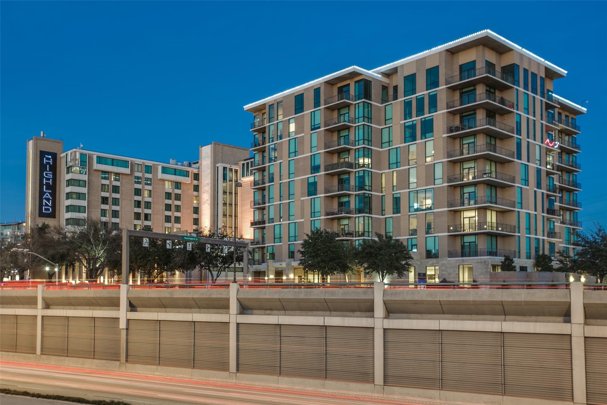 5656 N CENTRAL Expressway 502