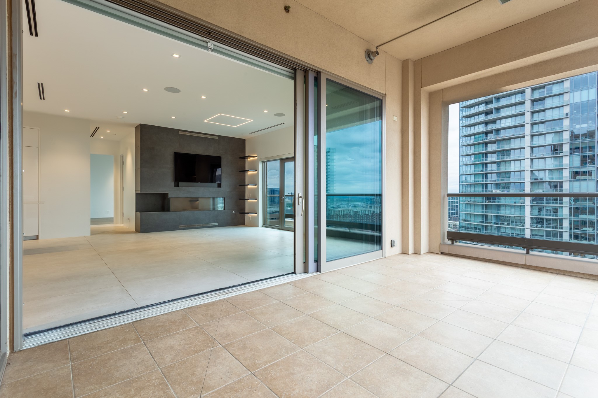 2300 WOLF Street 15C