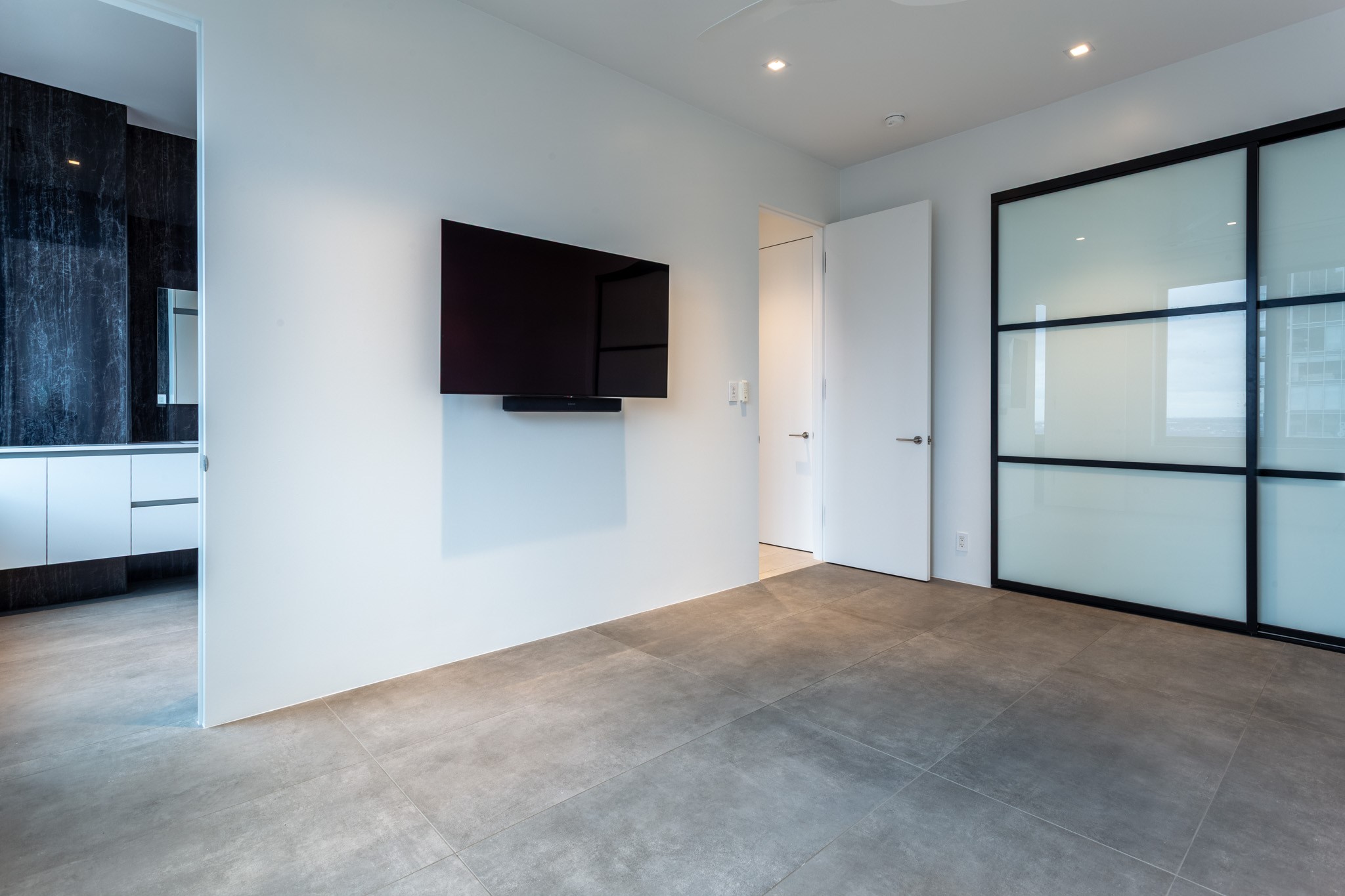 2300 WOLF Street 15C
