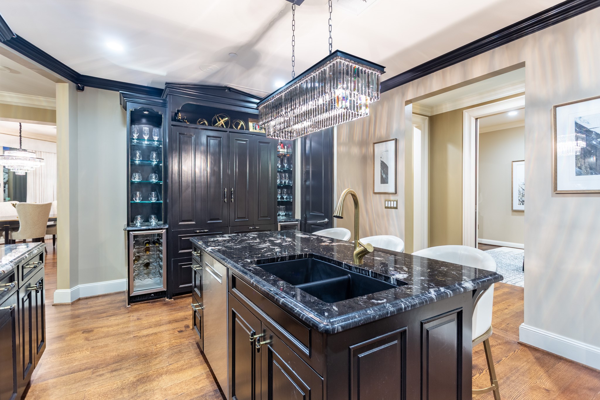 2555 N PEARL Street 701