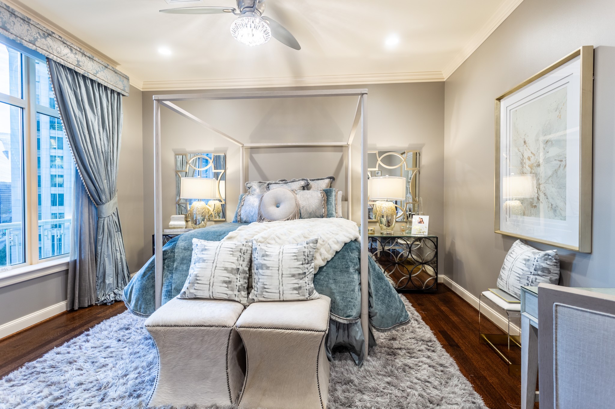 2555 N PEARL Street 701