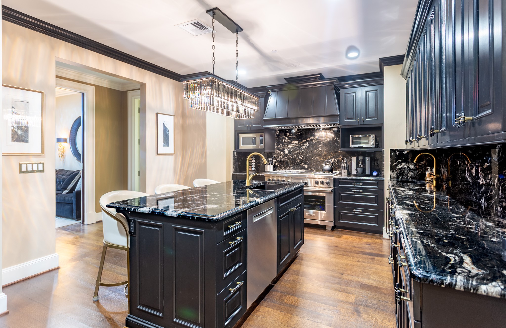 2555 N PEARL Street 701