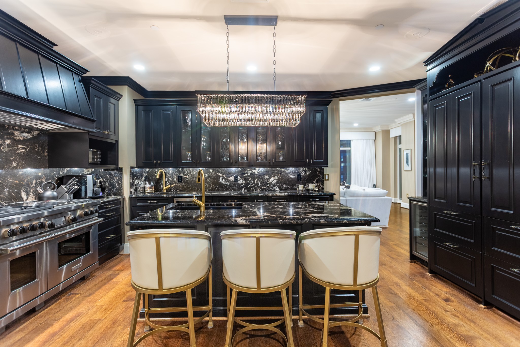 2555 N PEARL Street 701