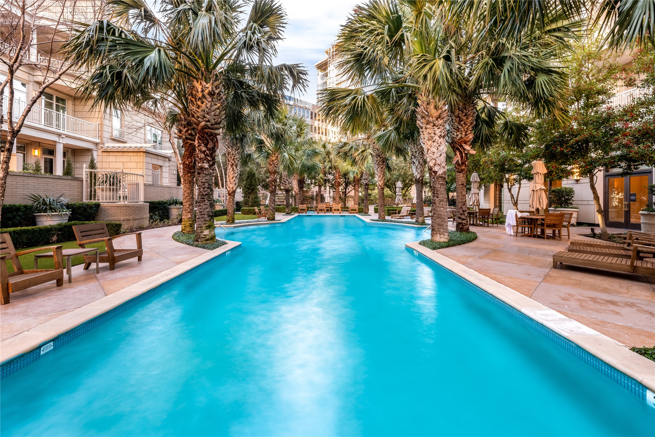 2555 N PEARL Street 404