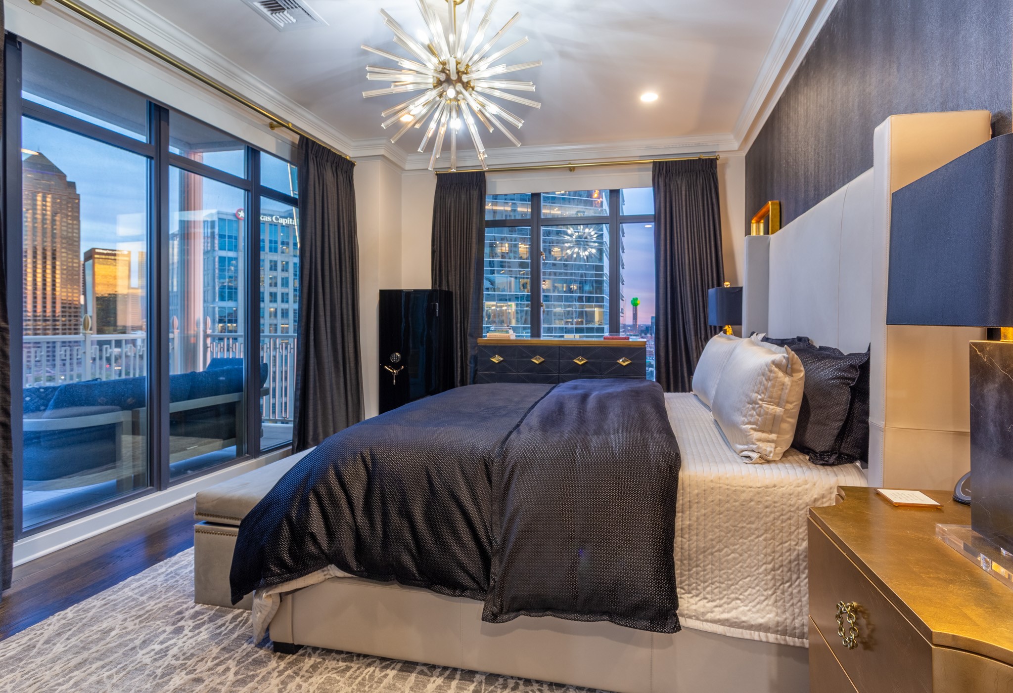 2525 N PEARL Street 1403