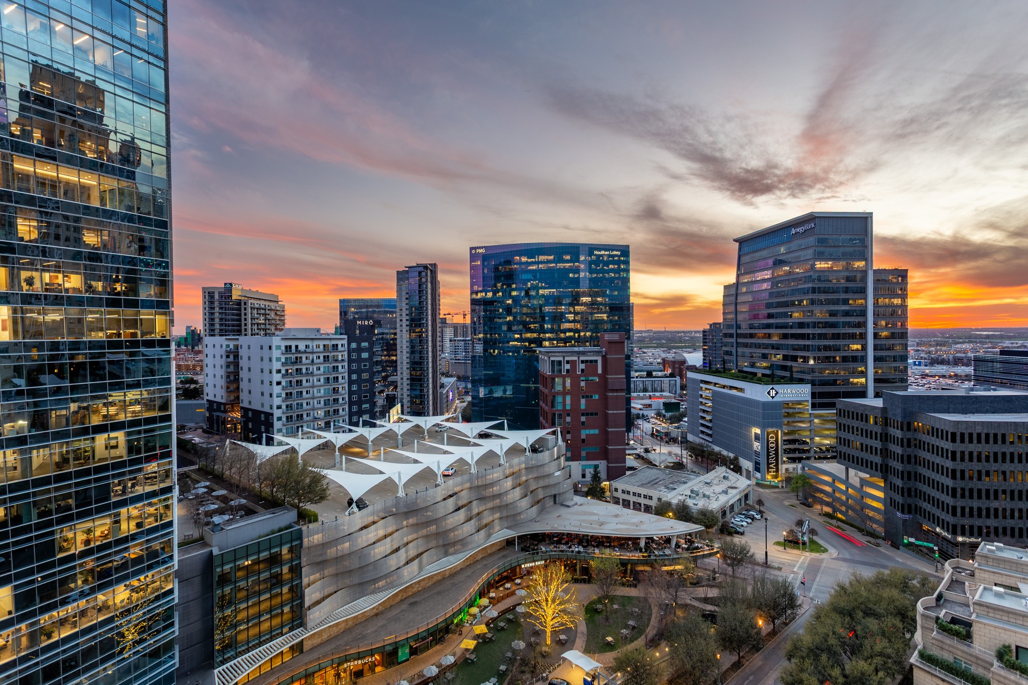 2525 N PEARL Street 1403