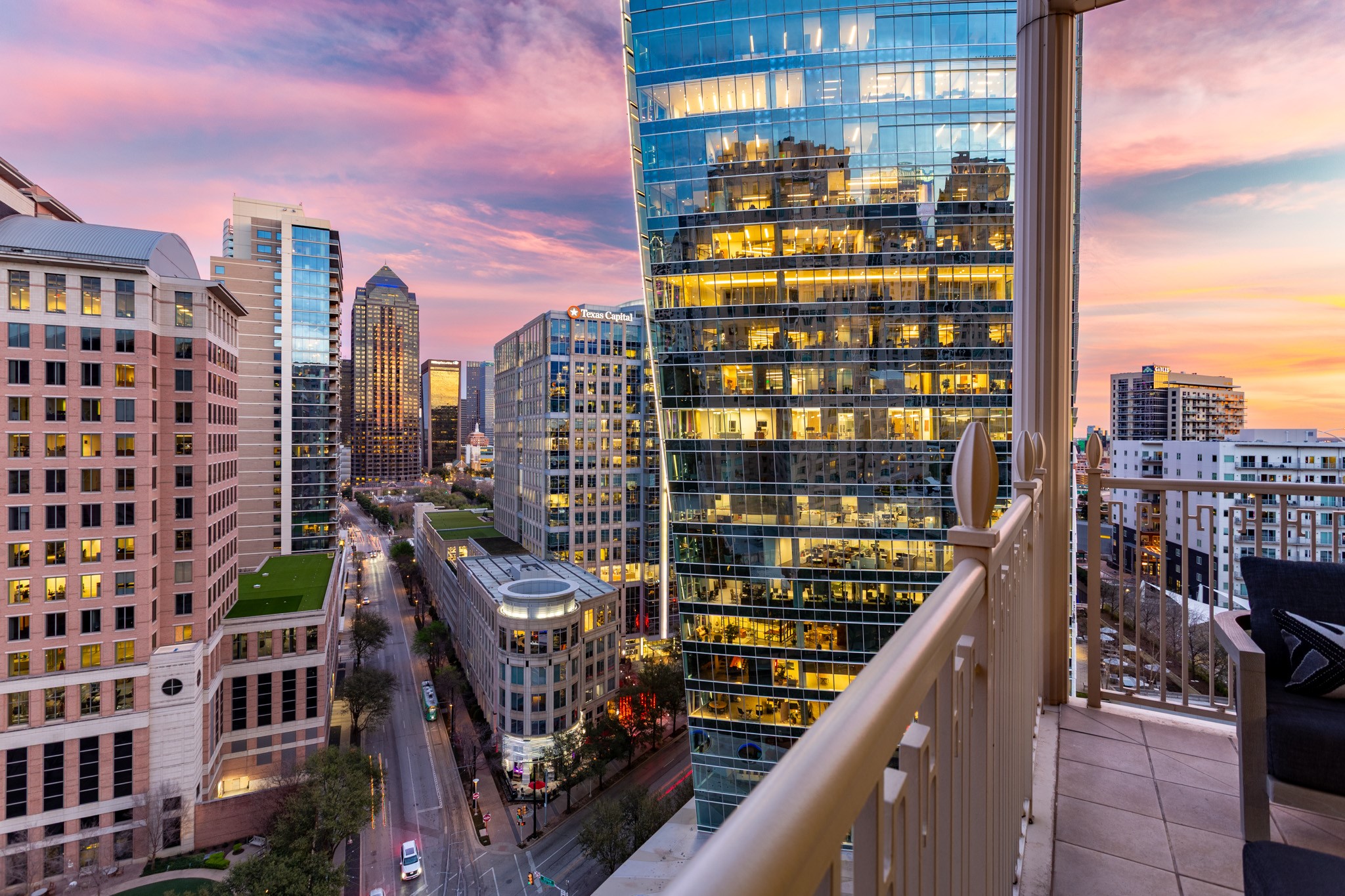 2525 N PEARL Street 1403