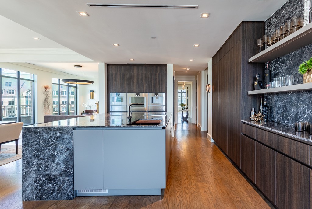 2525 N PEARL Street 1804