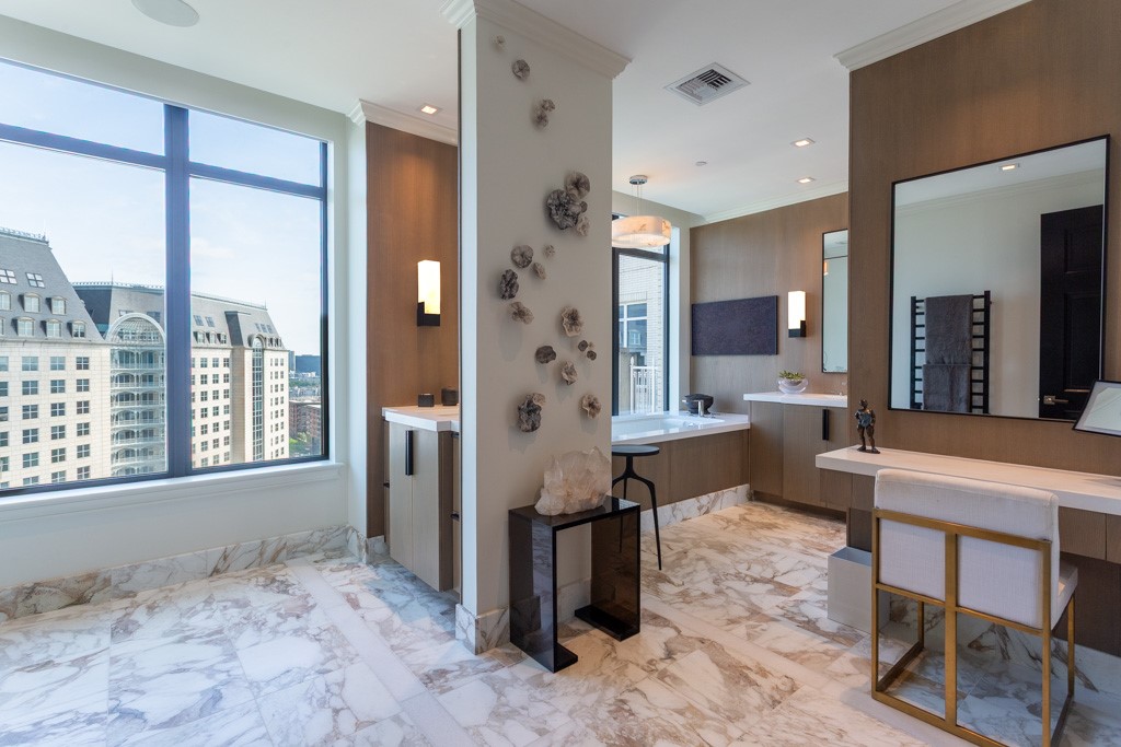 2525 N PEARL Street 1804