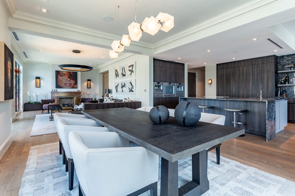 2525 N PEARL Street 1804