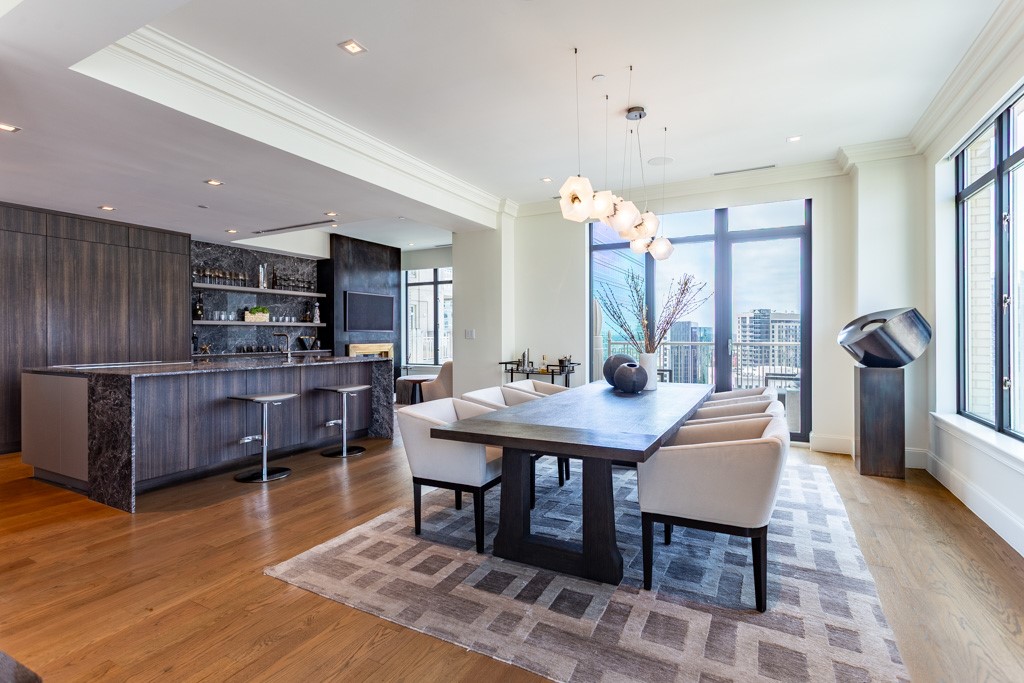 2525 N PEARL Street 1804