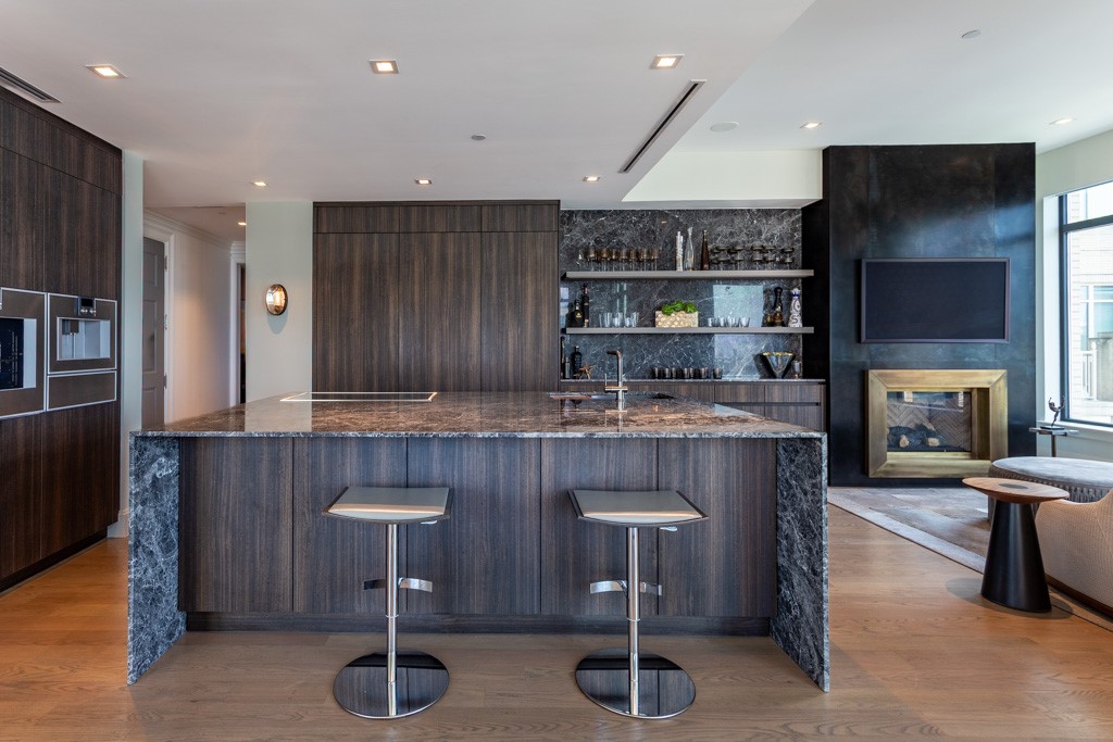2525 N PEARL Street 1804