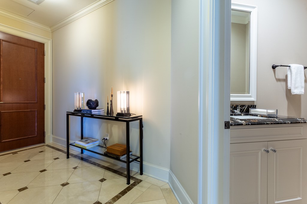 2525 N PEARL Street 1406
