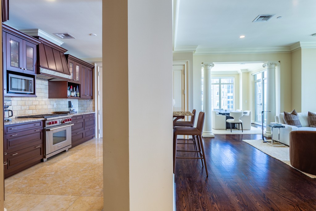 2525 N PEARL Street 1406