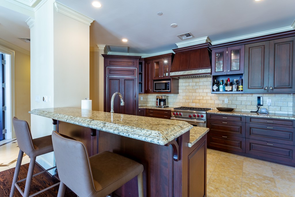 2525 N PEARL Street 1406