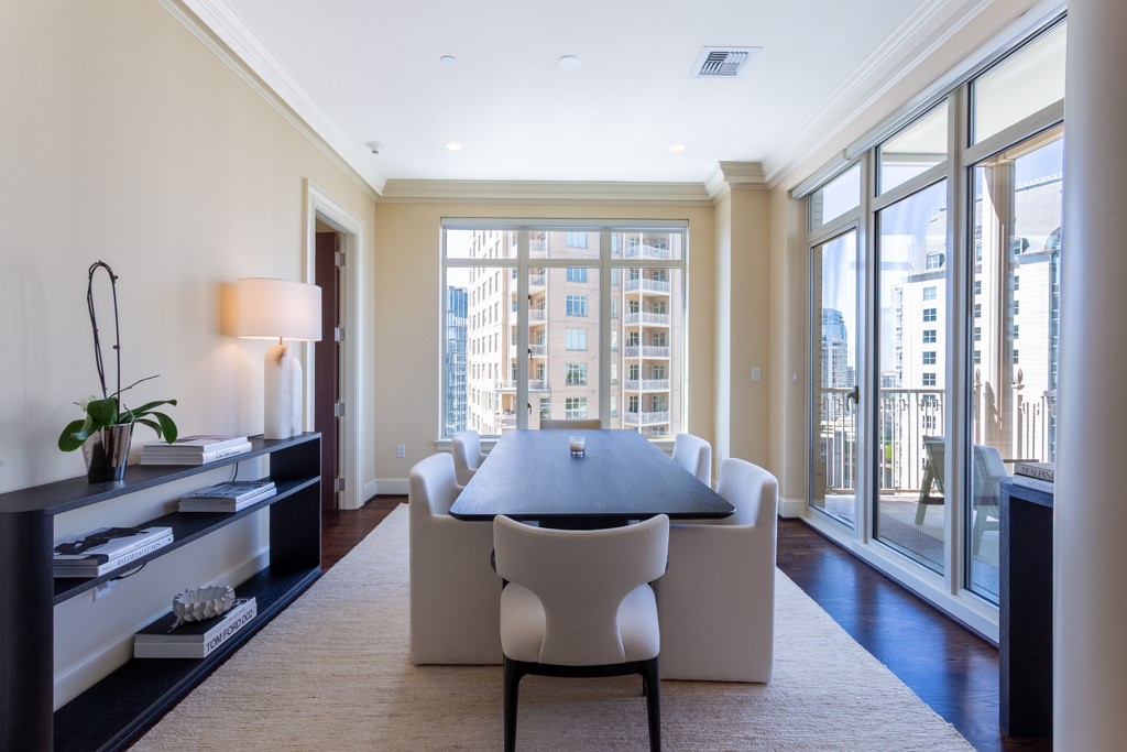 2525 N PEARL Street 1406