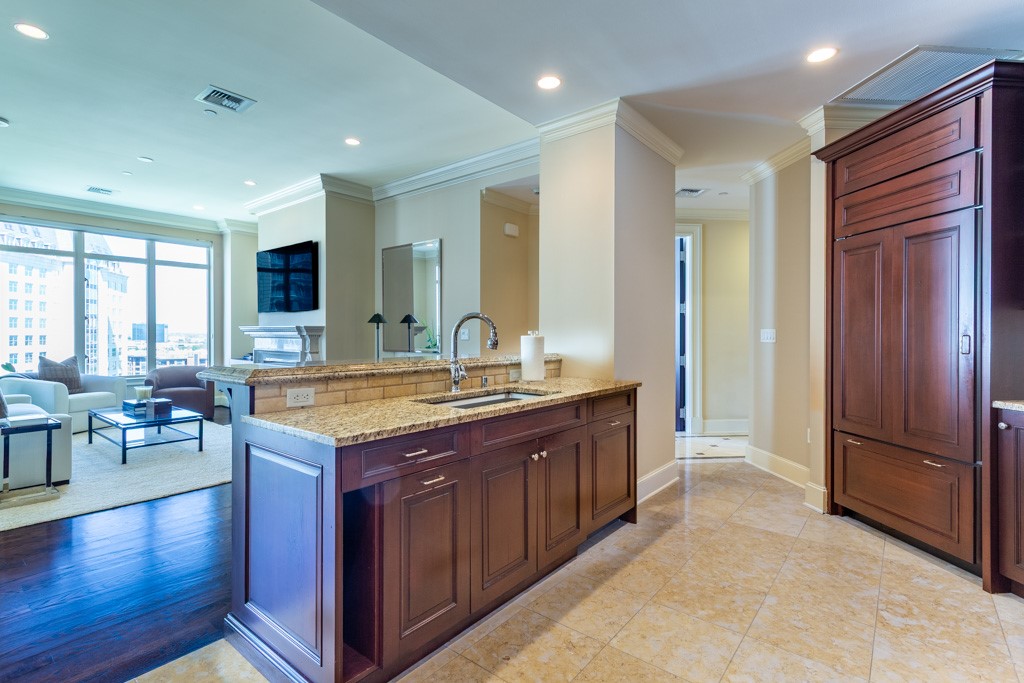 2525 N PEARL Street 1406