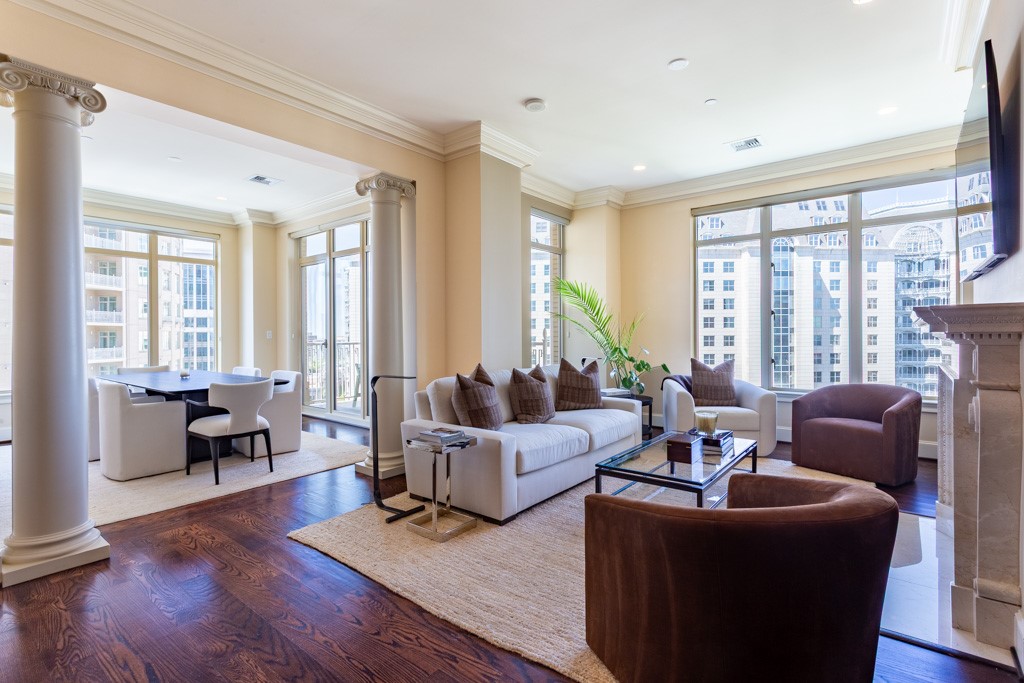2525 N PEARL Street 1406
