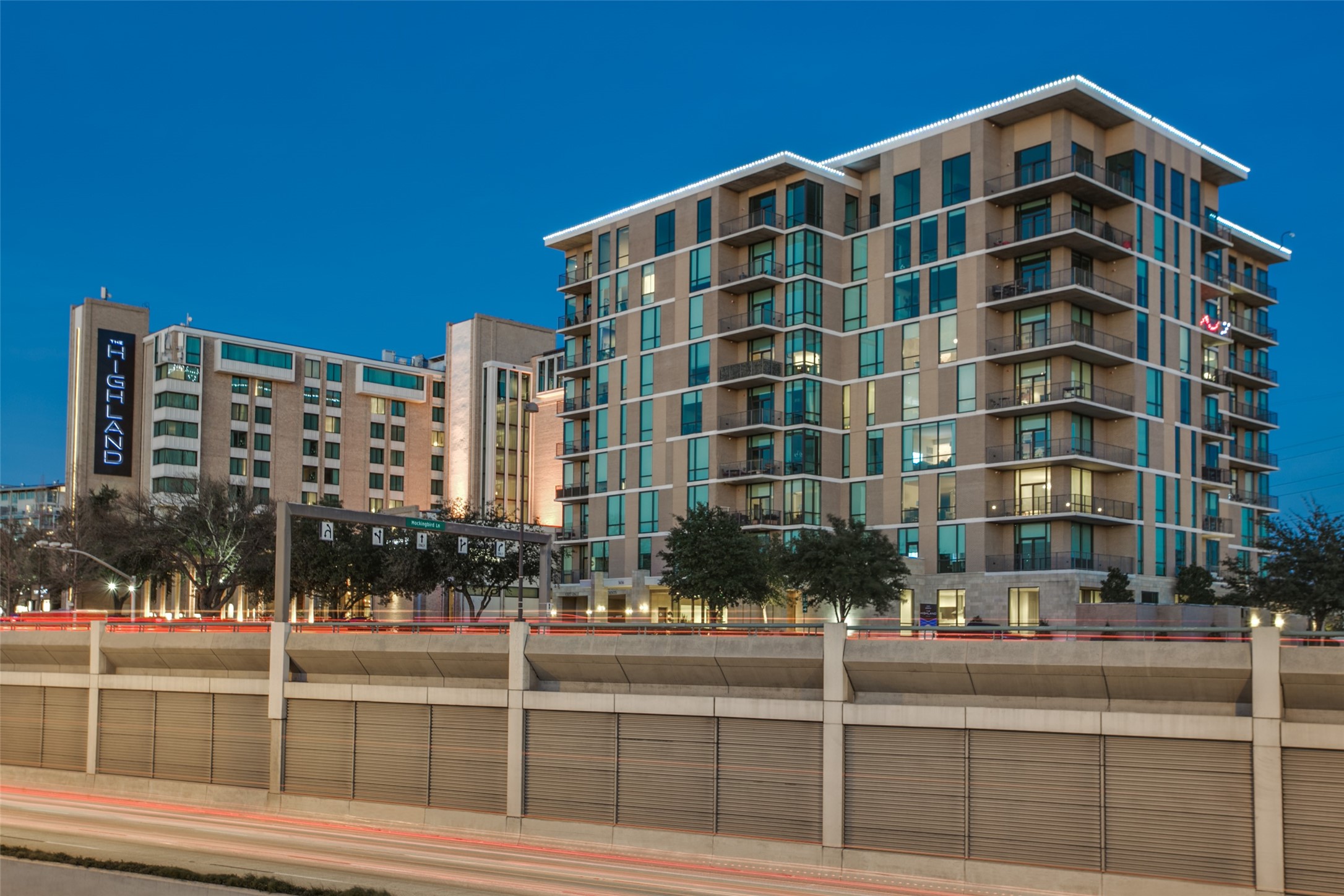 5656 N CENTRAL Expressway 605
