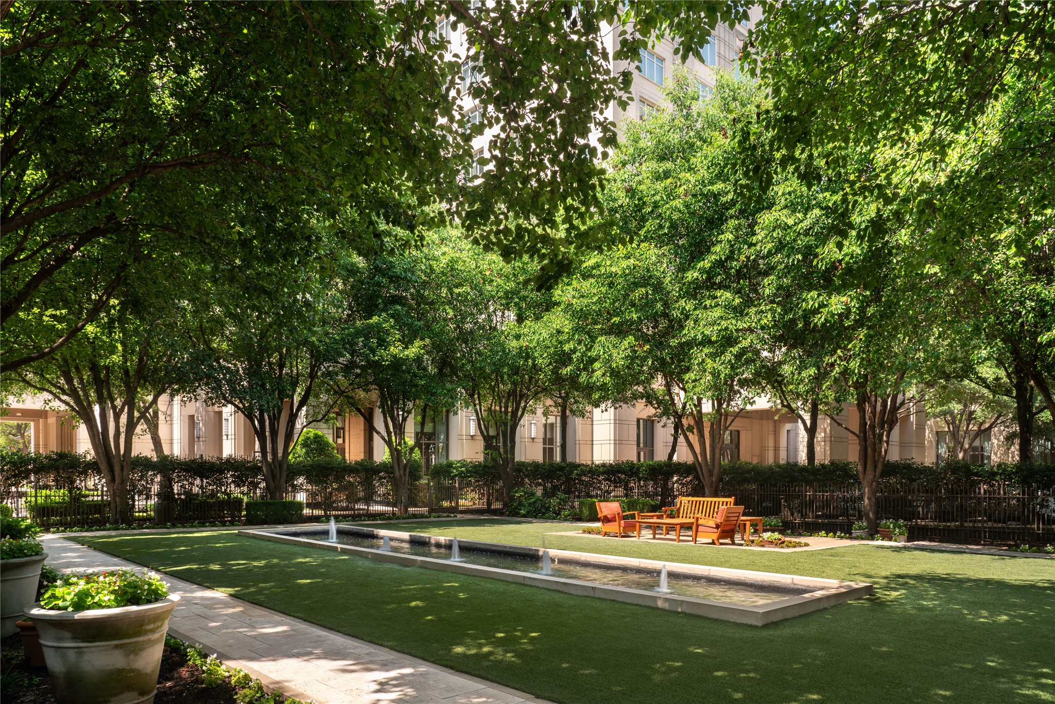 2525 N Pearl Street 1704