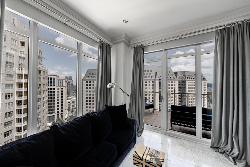 2525 N Pearl Street 1704