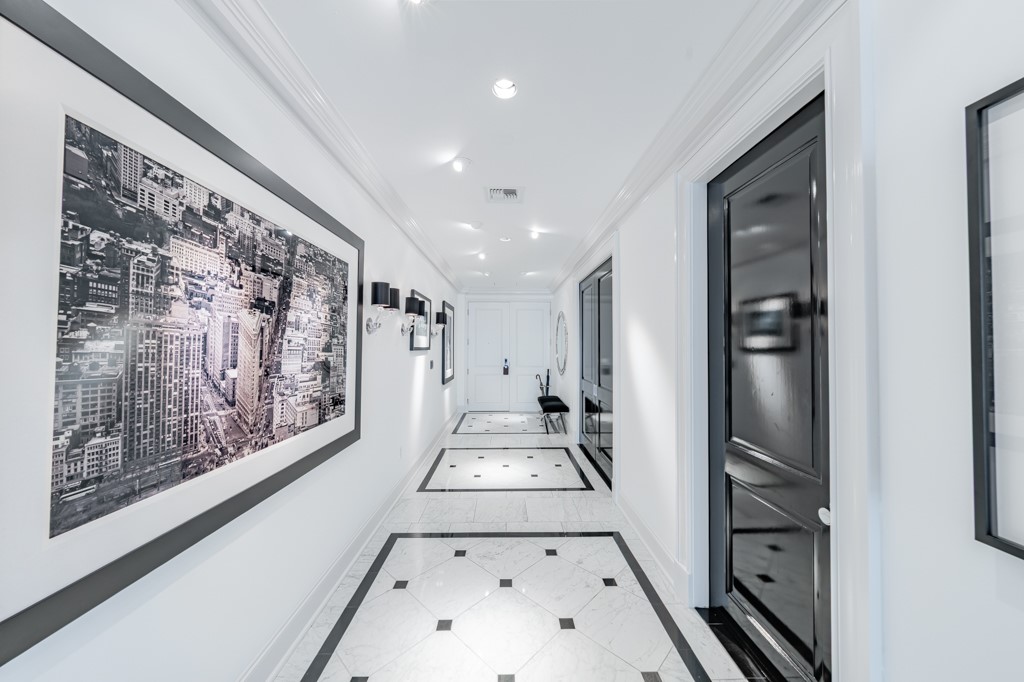 2525 N Pearl Street 1704