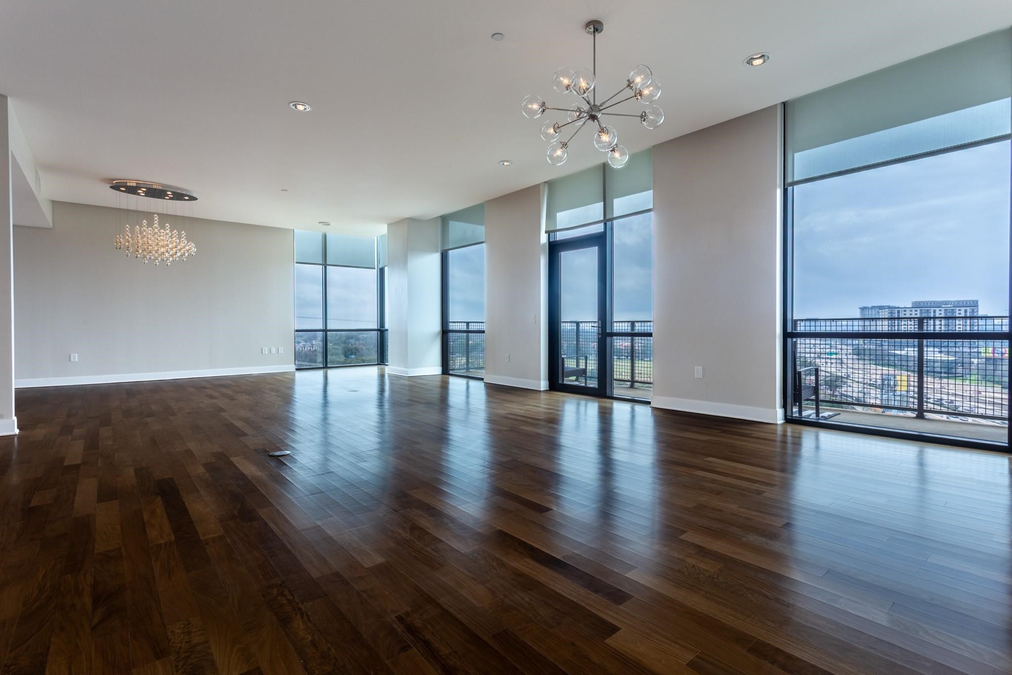 5656 N Central Expressway 805