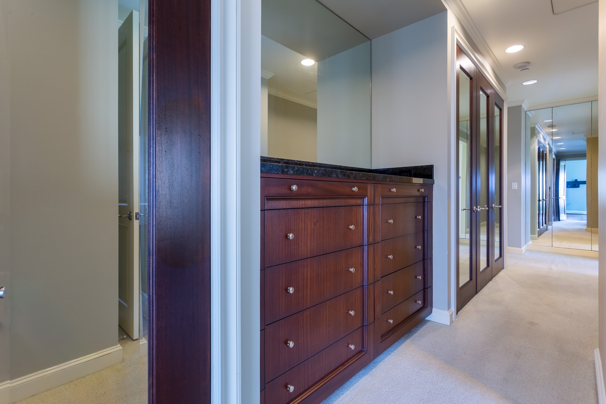 2525 N PEARL Street 1002