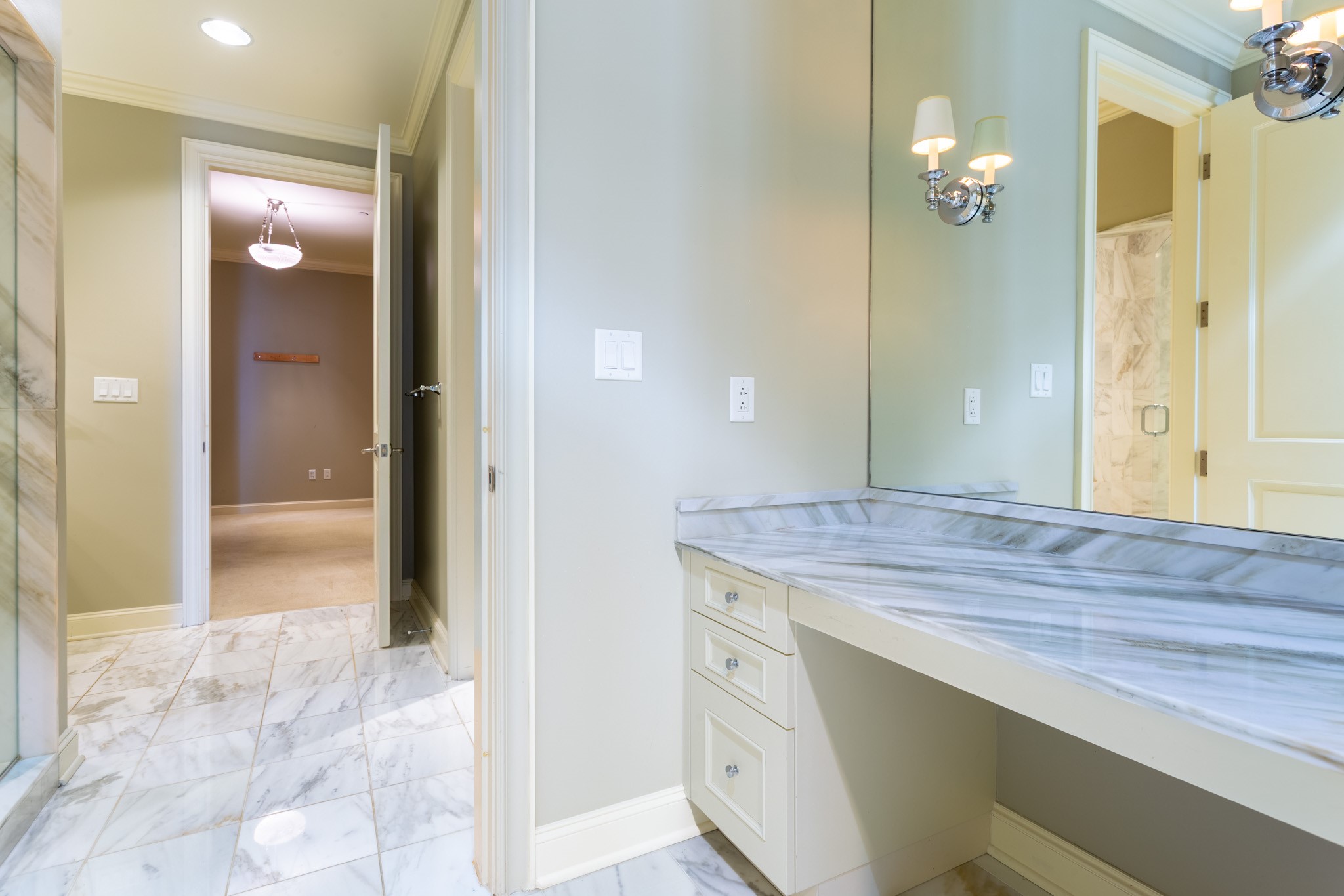 2525 N PEARL Street 1002