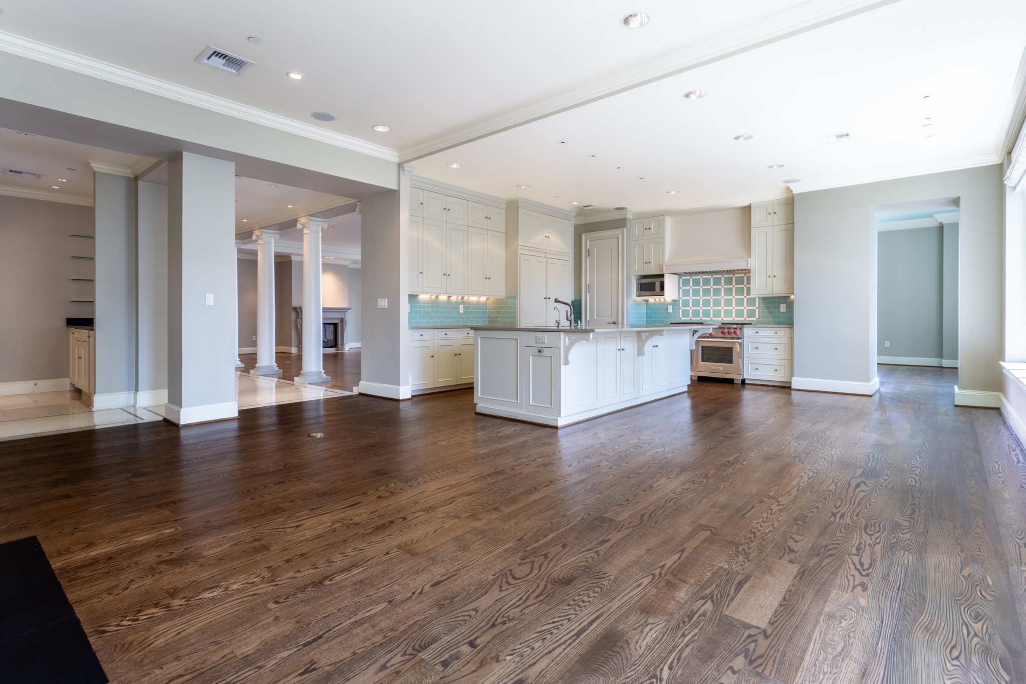 2525 N PEARL Street 1002