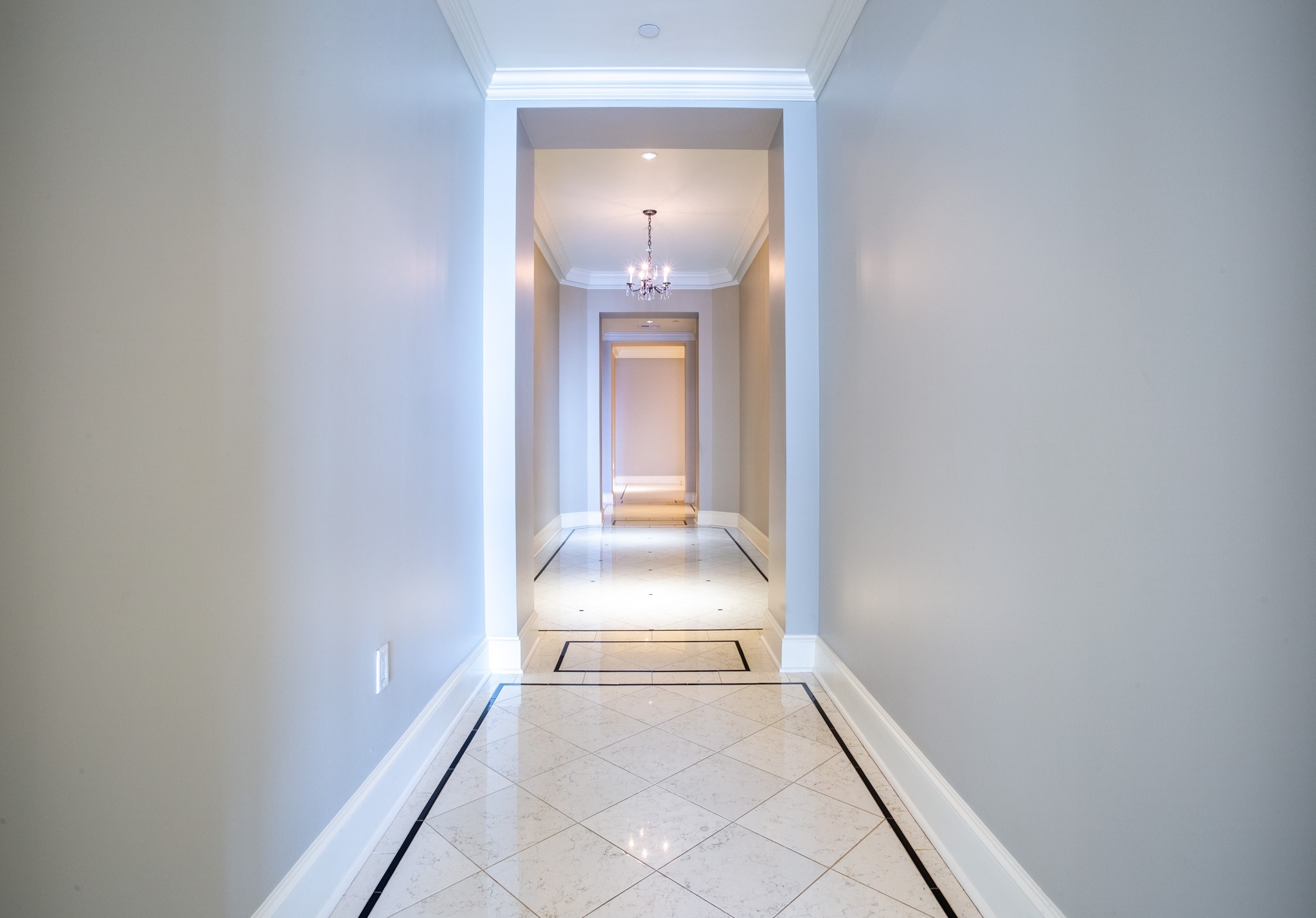 2525 N PEARL Street 1002