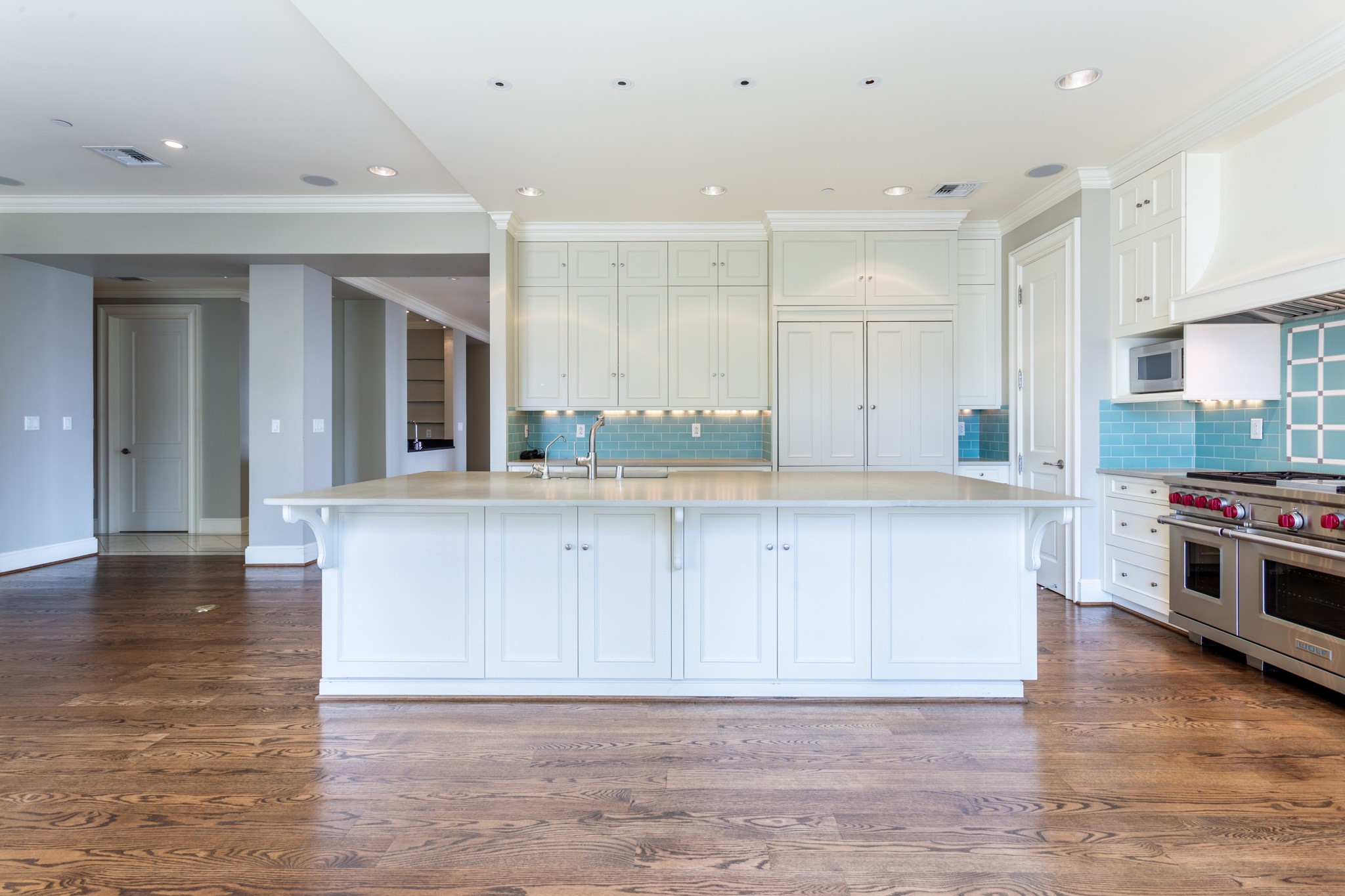 2525 N PEARL Street 1002