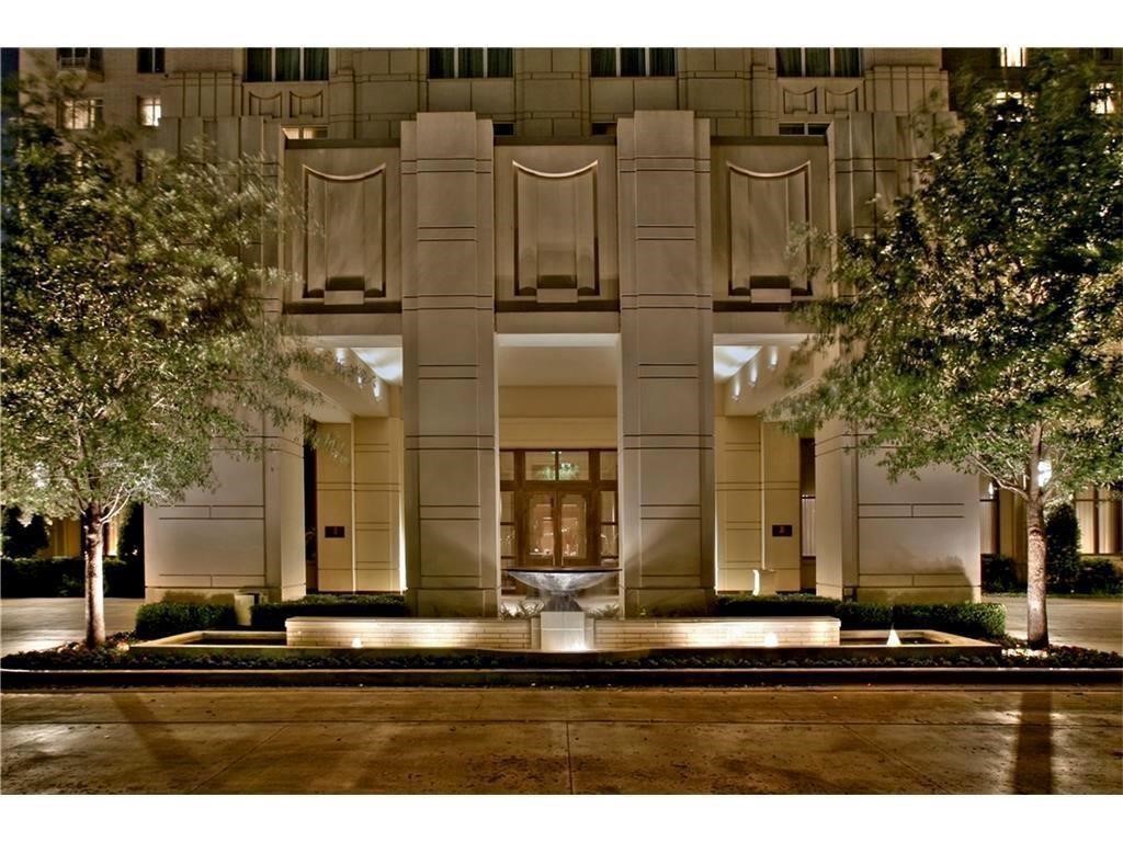 2525 N PEARL Street 1002