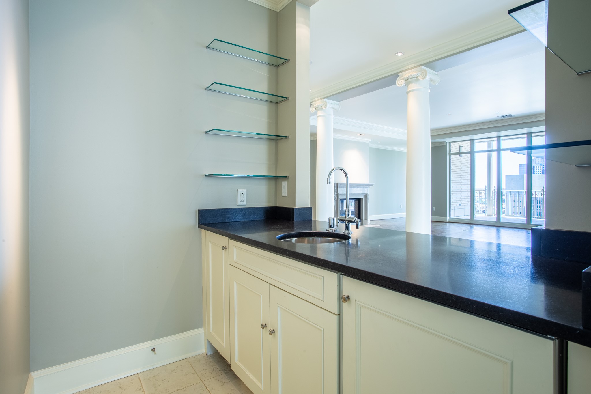 2525 N PEARL Street 1002