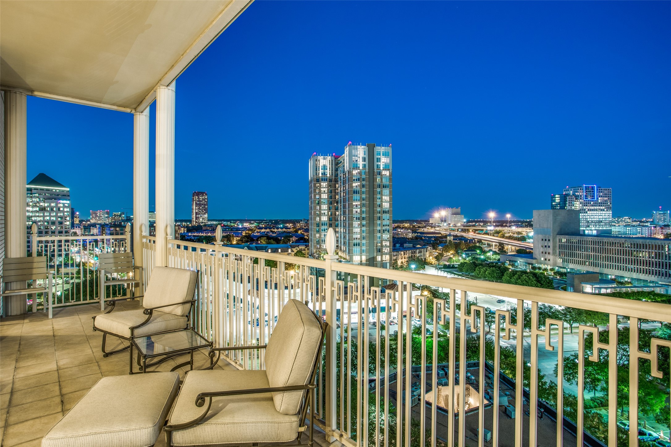 2525 N PEARL Street 1002