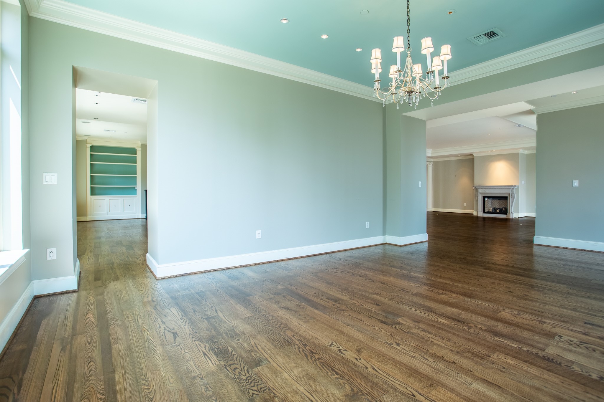 2525 N PEARL Street 1002