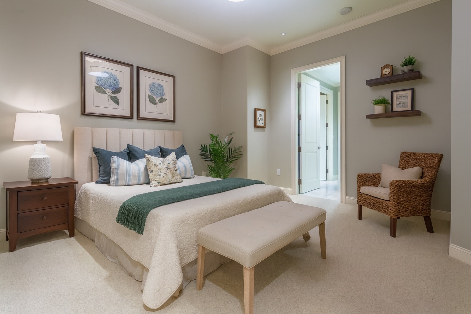 2525 N PEARL Street 1002